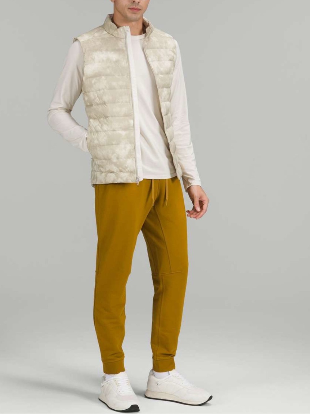 lululemon athletica Men's Lightweight Quilted Vest in Beige